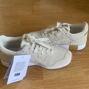 Brand new Onitsuka Tiger sneakers with tags.l